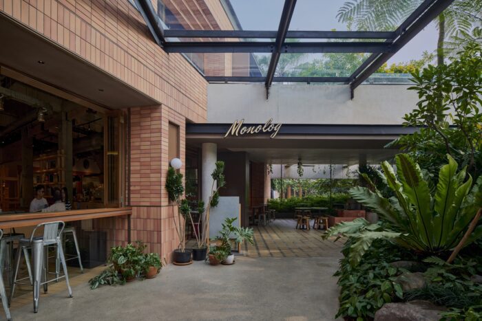 Bumi Pakubuwono | WOFF