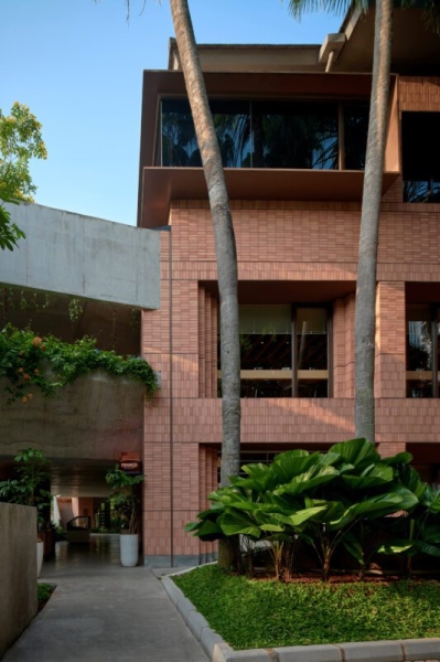 Bumi Pakubuwono | WOFF