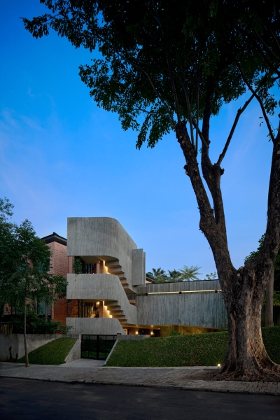 Bumi Pakubuwono | WOFF