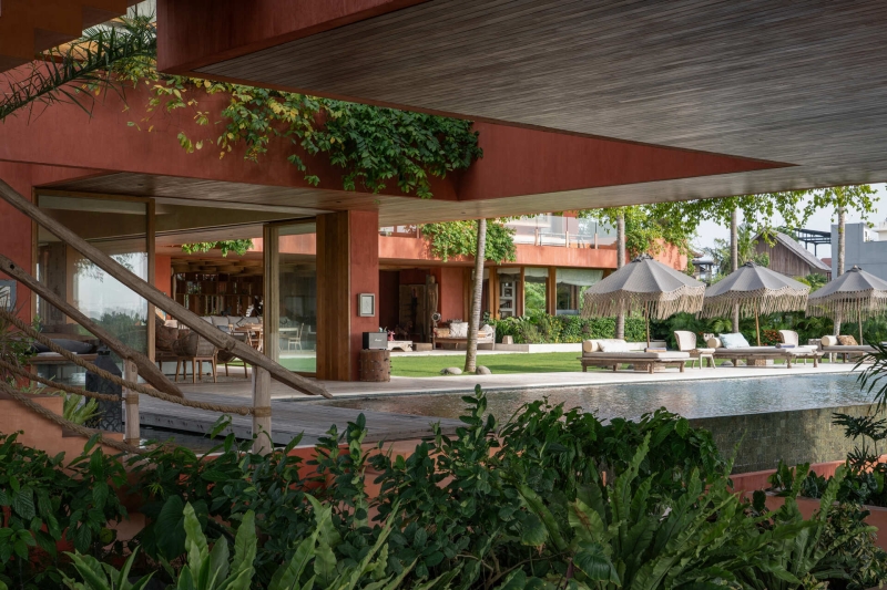 How a Painter and Architect Built a House Around Their Art Collection