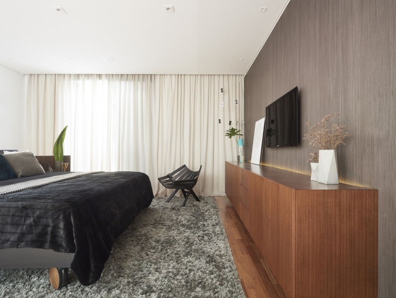 How an Architect Built His Own Home to Feel Invisible From the Street