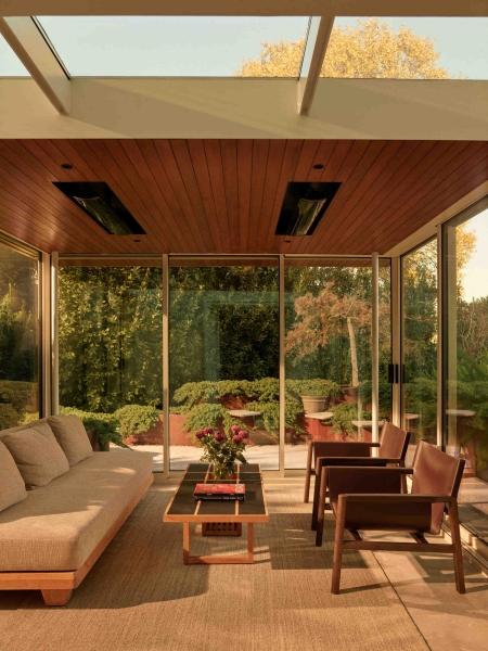 How This Home Blends Minimalism with Everyday Comfort