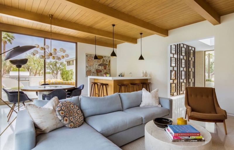 Inside a Mid Century Makeover Perched Above California&rsquo;s Coachella Valley