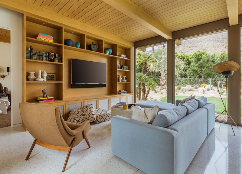 Inside a Mid Century Makeover Perched Above California&rsquo;s Coachella Valley