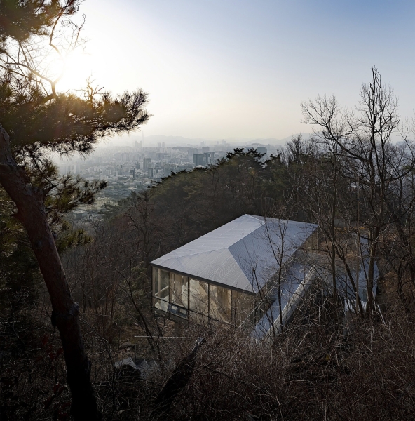 Inwang Guard Post Forest Retreat | Soltozibin Architects + SN Architecture