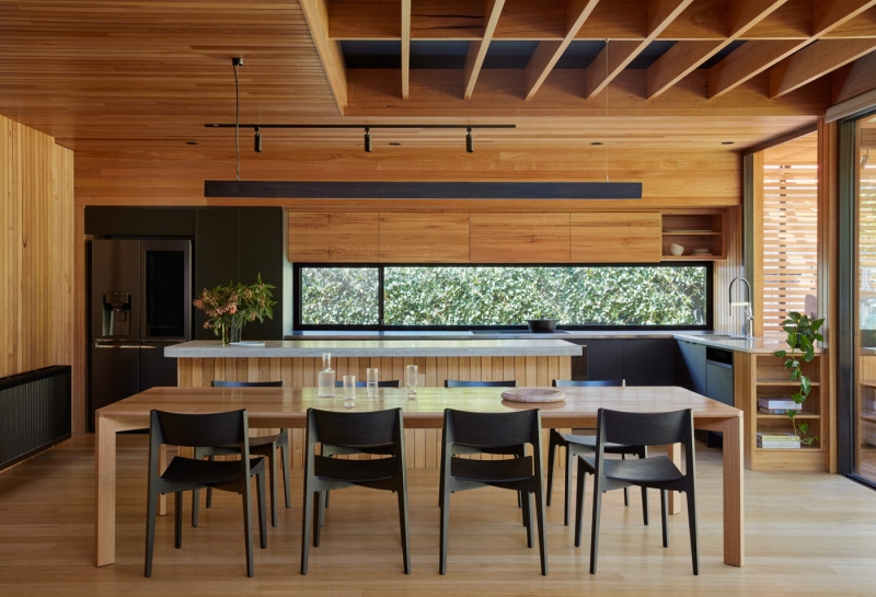 Living on the Edge of a Park Changed How This Home Was Designed