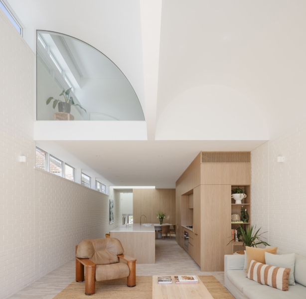 Playful Curves and Brick Create a Calm Sydney Family Home