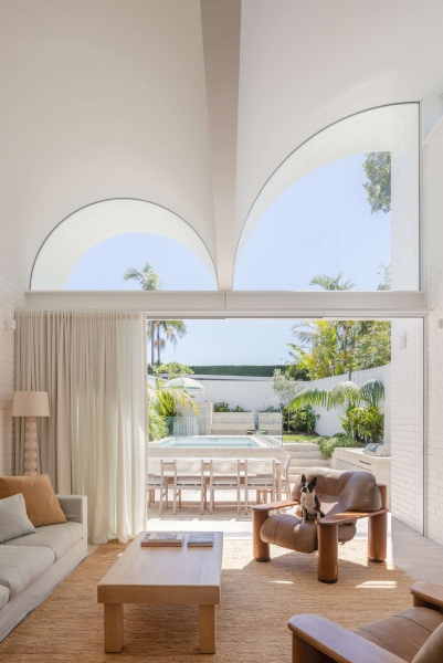 Playful Curves and Brick Create a Calm Sydney Family Home