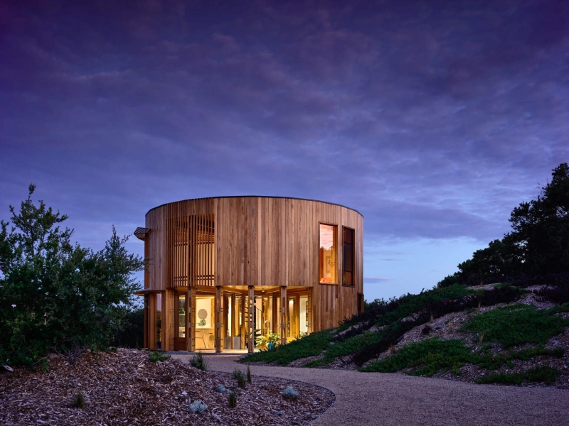The Compact Circular Beach House Designed for Slow Living by the Sea
