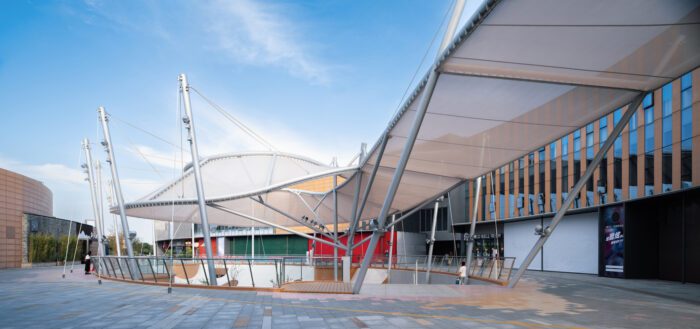 The Floating Courtyard &ndash; Underground Entrance Plaza Renovation | Deep Origin Lab