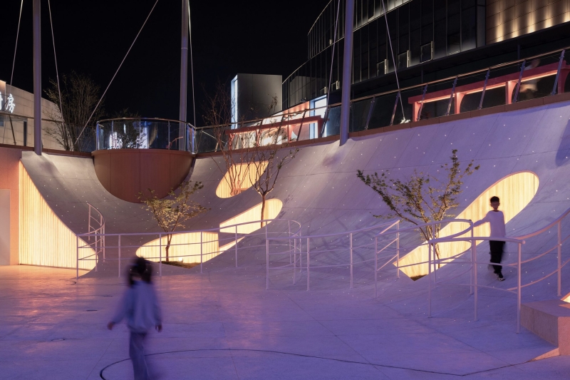 The Floating Courtyard &ndash; Underground Entrance Plaza Renovation | Deep Origin Lab