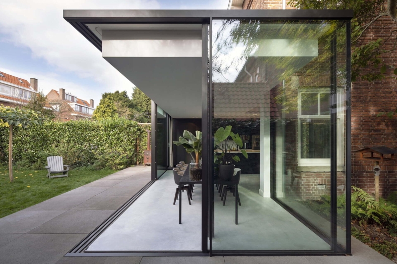 The Glass Extension That Completely Transformed a 1920s Brick Home