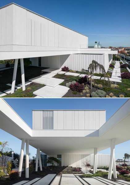 The Modern Home Where Concrete Stripes Shape Both the Exterior and Interior