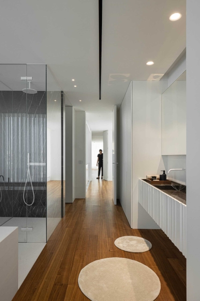 The Modern Home Where Concrete Stripes Shape Both the Exterior and Interior