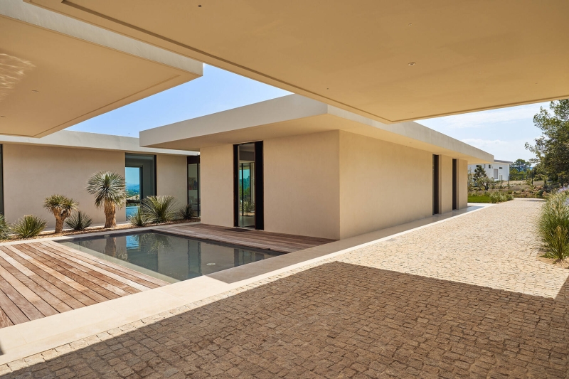 The Modern Home Where Gardens Run Through The Architecture