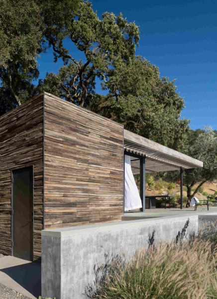 The Pool House That Uses Old Vineyard Stakes to Create Privacy and Views