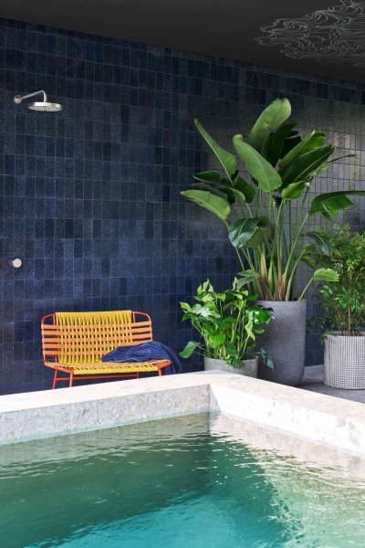 Why This Contemporary Home Let Color, Not Walls, Define the Space