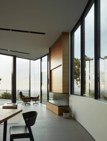 A 1960s Circular Home Gets a Second Life Focused Entirely on the View