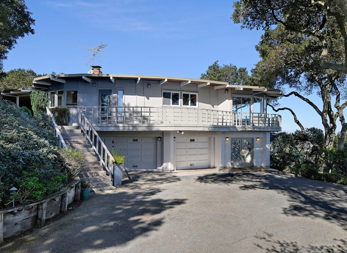 A 1960s Circular Home Gets a Second Life Focused Entirely on the View