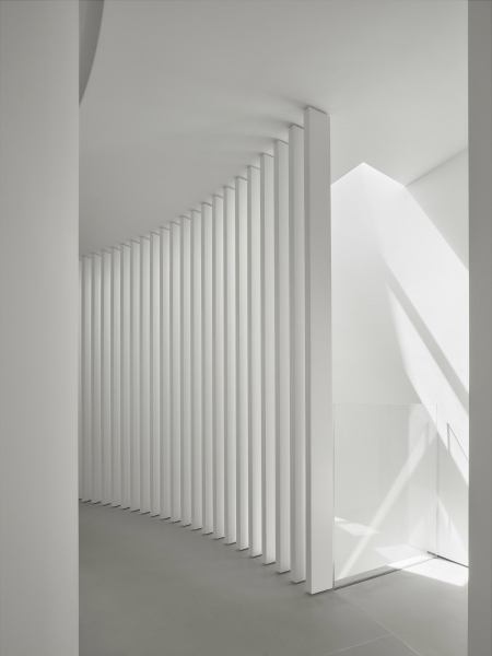 A 1960s Circular Home Gets a Second Life Focused Entirely on the View