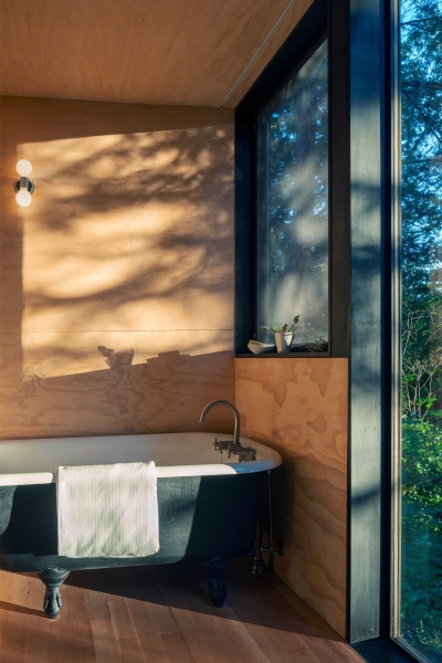 A Family&rsquo;s Forest Getaway Takes Shape as a Series of Modern Cabins