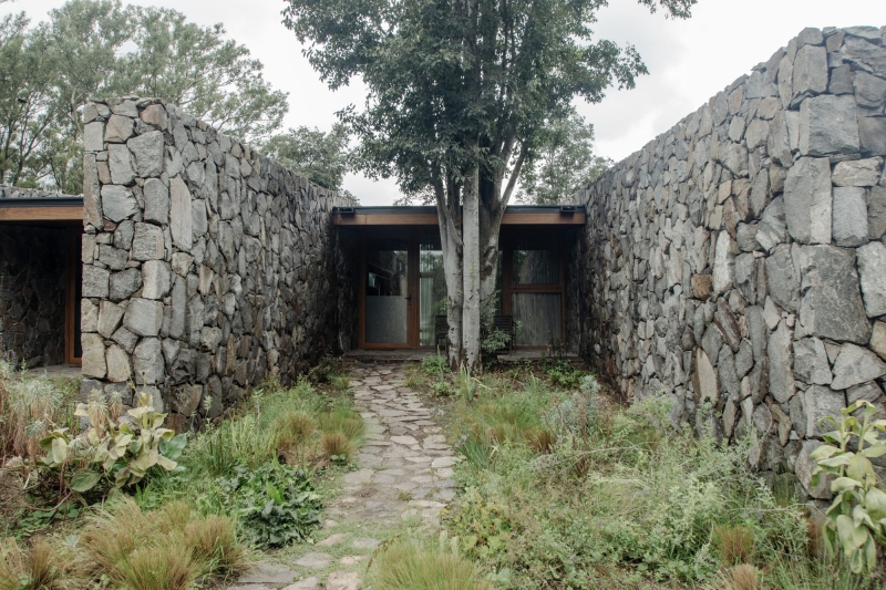 Between Stone Walls Suites | alarciaferrer arquitectos