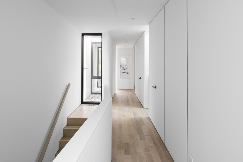 The Angular Toronto Home Where Sharp Lines and Soft Light Collide