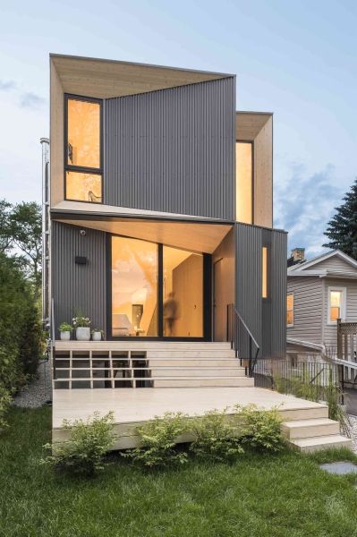 The Angular Toronto Home Where Sharp Lines and Soft Light Collide