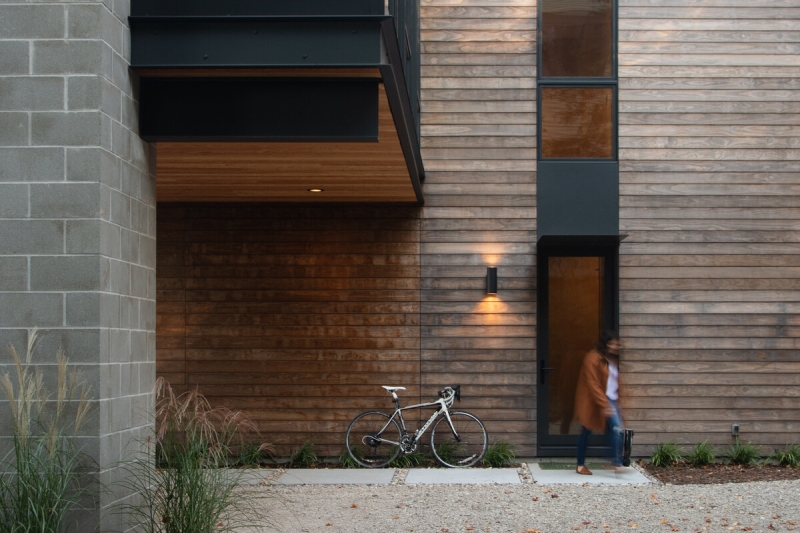This Elevated Living Room Changed How a Home Meets the Shoreline