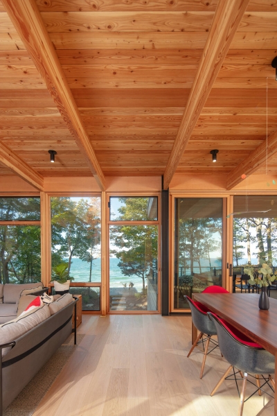 This Elevated Living Room Changed How a Home Meets the Shoreline