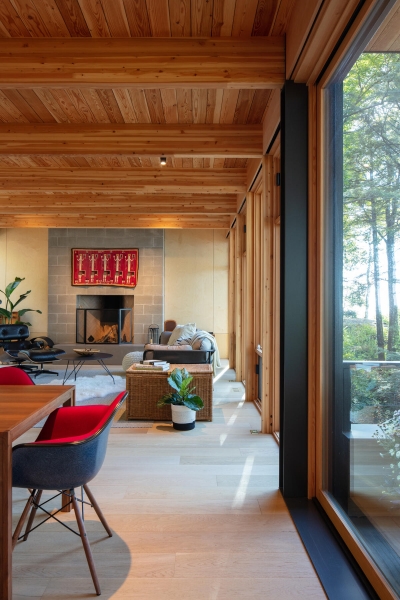 This Elevated Living Room Changed How a Home Meets the Shoreline