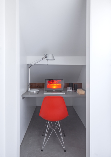 This Tiny 320 Sq Ft Apartment Proves Color Can Transform Small Spaces
